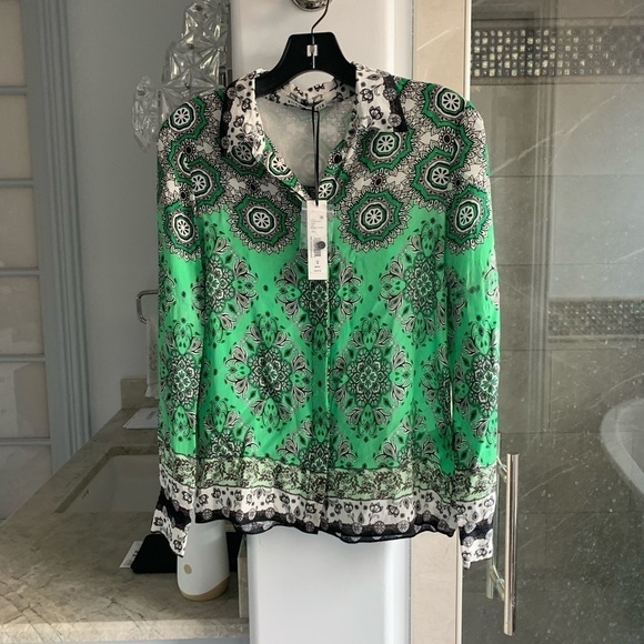 ALICE + OLIVIA Willa Boho Print Silk Shirt - Picture 6 of 13